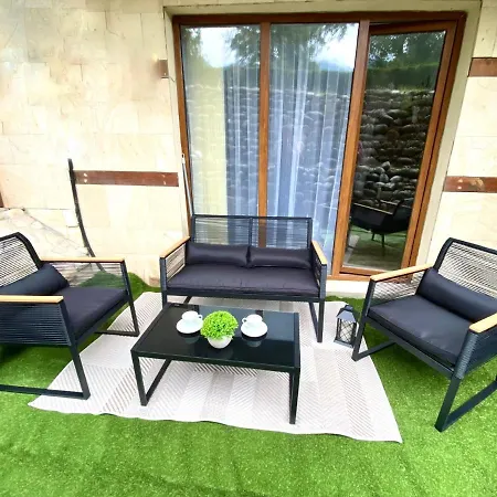 Large One Bedroom With Terrace Next To The Lift *