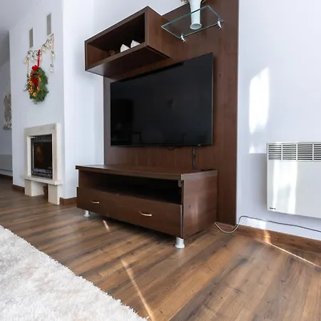 Large One Bedroom With Terrace Next To The Lift *