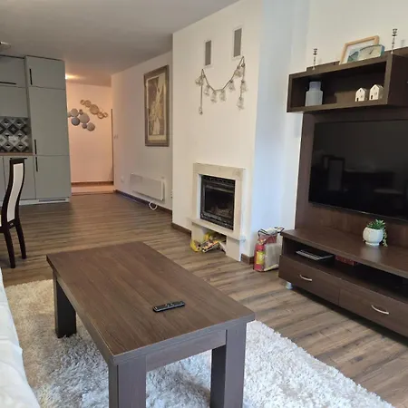 Large One Bedroom With Terrace Next To The Lift